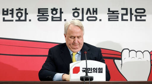 비례대표 정당인 ‘국민의미래’ 공천을 신청한 인요한 전 국민의힘 혁신위원장. 연합뉴스
