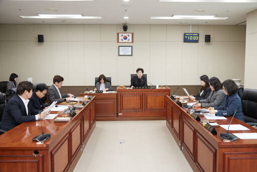 11일 오전 용인특례시의회 의회운영위원회가 회의실에서 제281회 임시회 개회 일정을 확정했다. 용인특례시의회 제공