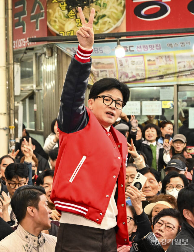 국민의힘 한동훈 비상대책위원장, 오산 오색시장 방문 [포토뉴스] [나급, 현장풀, 홍기웅 사진]