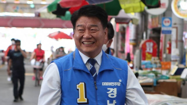 더불어민주당 양문석 경남도지사 후보가 20일 경남 창원시 의창구 명서시장을 찾아 유세하고 있다. 연합뉴스