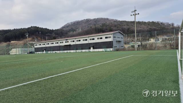 전 남양주시축구협회장 A씨가 소유한 축구장 전경. 이대현기자