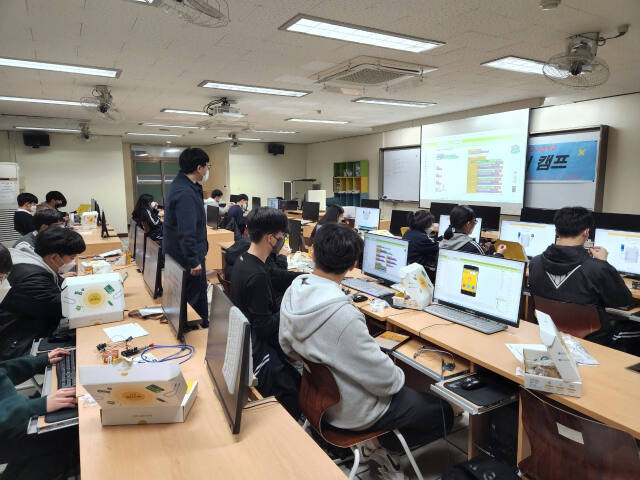 안산 고잔고가 4차 산업을 기반으로한 미래 인재 육성 과정을 운영한다. 고잔고 제공