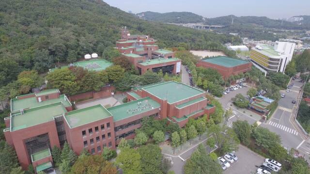 일부 유휴 공간을 공실로 비워 둬 문제가 되고 있는 시흥ABC행복학습타운 전경. 시흥시 제공