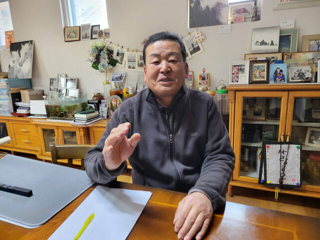 이영수 화평리 벚꽃축제위원장. 유진동기자