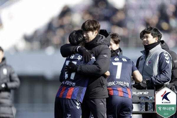 2024시즌 개막 이후 3경기서 무패행진을 이어 가고 있는 수원FC. 한국프로축구연맹 제공