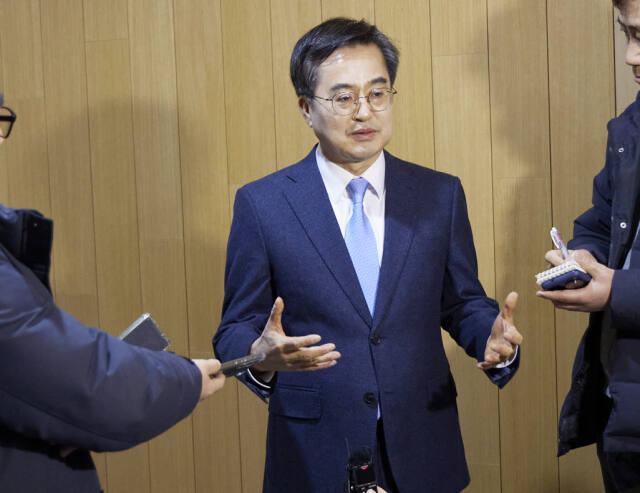 김동연 경기도지사가 28일 도의회에서 열린 전국시도장애인체육회사무처장협의회 정기총회 후 백브리핑을 진행하고 있다. 경기도 제공