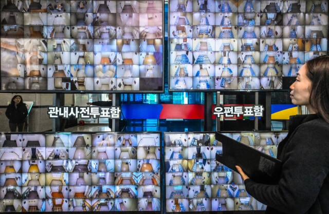 경기도선관위, 투표함 등 보관장소 CCTV 영상 24시간 공개 [포토뉴스]