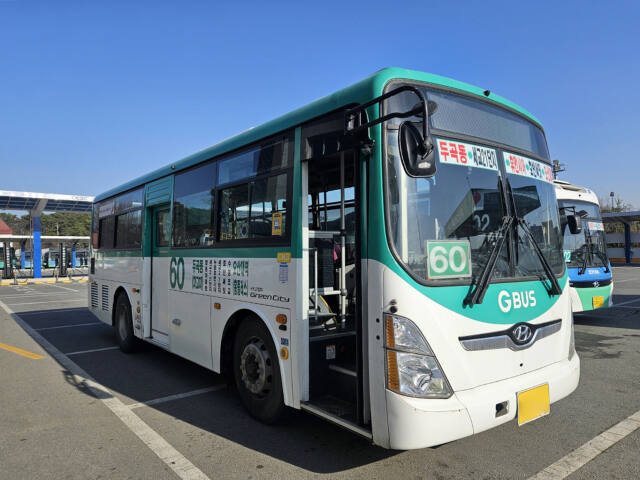 오산 세교2지구를 운행 중인 60번 시내버스. 오산시 제공