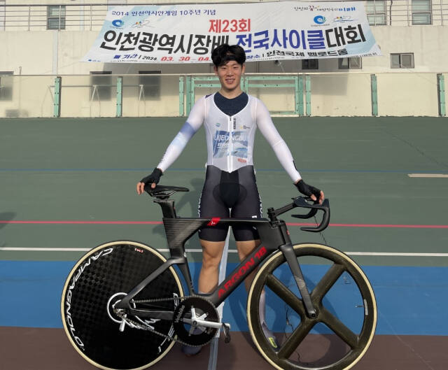 인천시장배 전국사이클대회 남자 일반부서 4관왕에 오른 장훈.의정부시청 제공