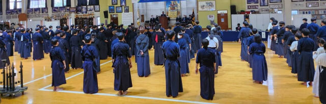 제1회 경기도 초등학생검도대회가 창설돼 오는 13일 시흥 경기도검도수련원에서 열린다. 사진은 경기도 검도대회 개회식 모습.경기일보 DB