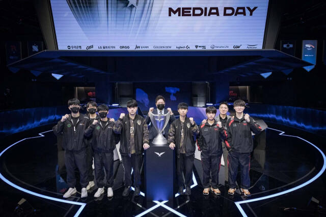 (왼쪽부터)지난 9일 2024 LCK 스프링 파이널 미디어데이에 참가한 한화생명e스포츠, 젠지, T1 선수들. LCK