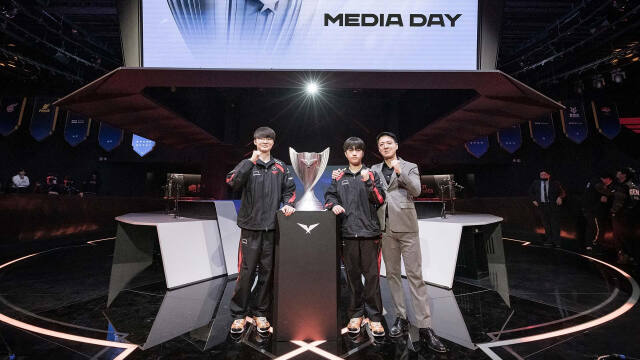 지난 9일 2024 LCK 스프링 파이널 미디어데이에 참가한 T1 선수단. LCK