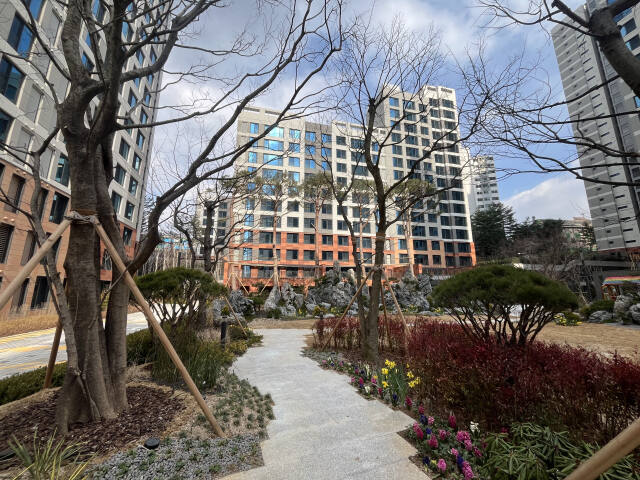 용인특례시 기흥구 마북동 대장 아파트 e편한세상 구성역 플랫폼시티가 이달 말 입주를 앞두고 각종 호재에 맞물려 각광받고 있다. 사진은 단지 전경. 엠디엠플러스 제공