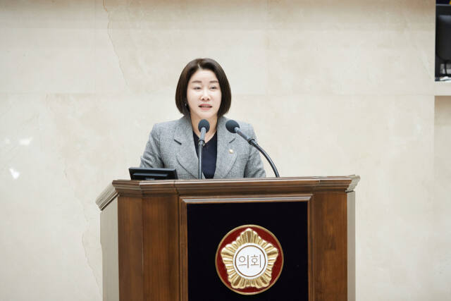 지난 17일 오전 시의회 본회의장에서 열린 제282회 임시회 제1차 본회의에서 김희영 부의장이 5분 자유발언을 하고 있다. 용인특례시의회 제공
