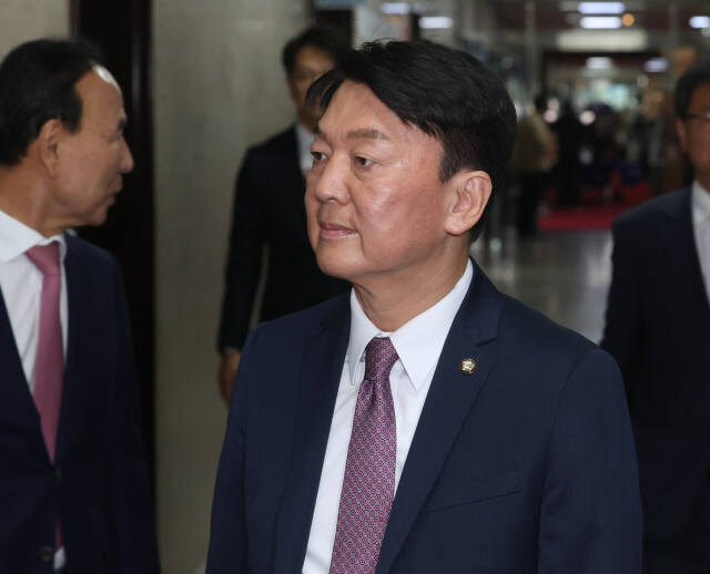 지난 15일 열린 국민의힘 4선 이상 중진 당선인 간담회에 참석 중인 안철수 의원.