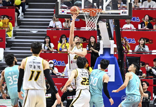 KT, LG에 89-80으로 4차전 승리 [포토뉴스]