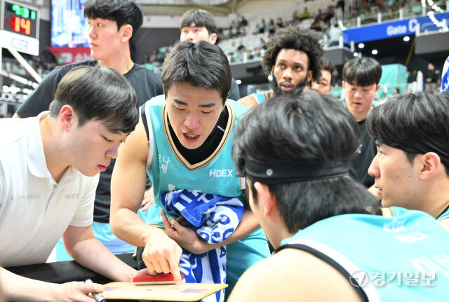 KT, LG에 89-80으로 4차전 승리 [포토뉴스]