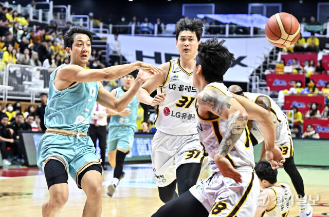 KT, LG에 89-80으로 4차전 승리 [포토뉴스]