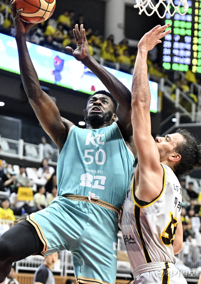 KT, LG에 89-80으로 4차전 승리 [포토뉴스]
