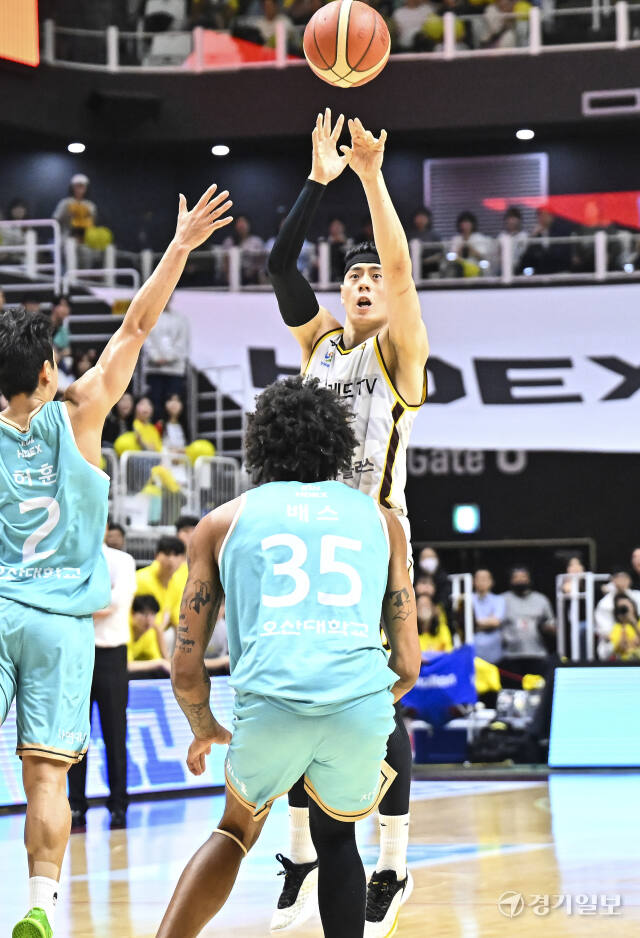 KT, LG에 89-80으로 4차전 승리 [포토뉴스]