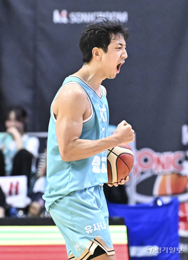 KT, LG에 89-80으로 4차전 승리 [포토뉴스]