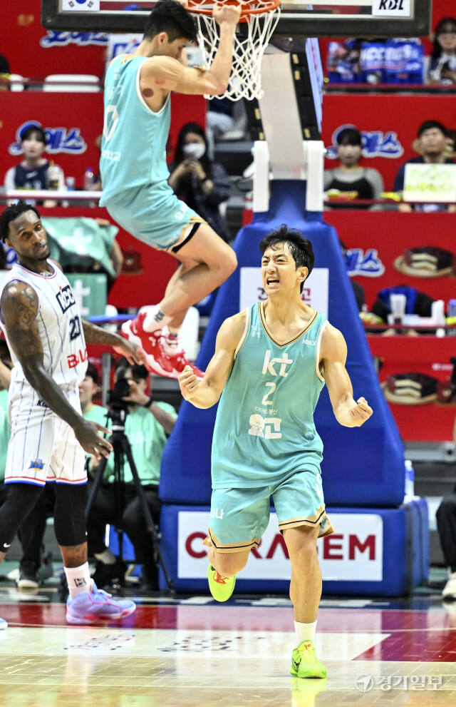 KT, KBL 챔피언결정전 2차전 KCC에 101-97로 승리 [포토뉴스]