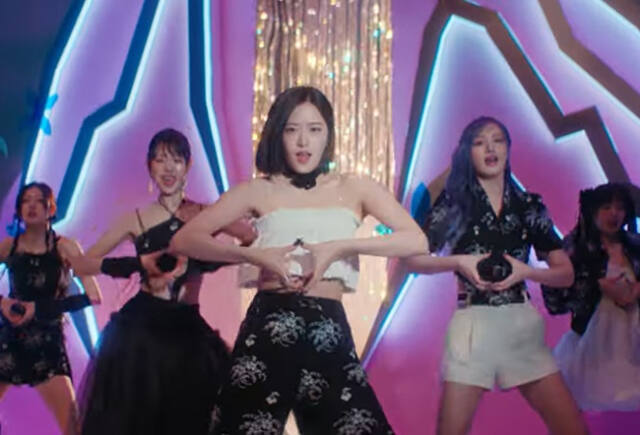 아이브의 두 번째 EP 앨범 타이틀곡 '해야(HEYA)' 뮤직비디오 중 일부. 스타쉽엔터테인먼트 제공