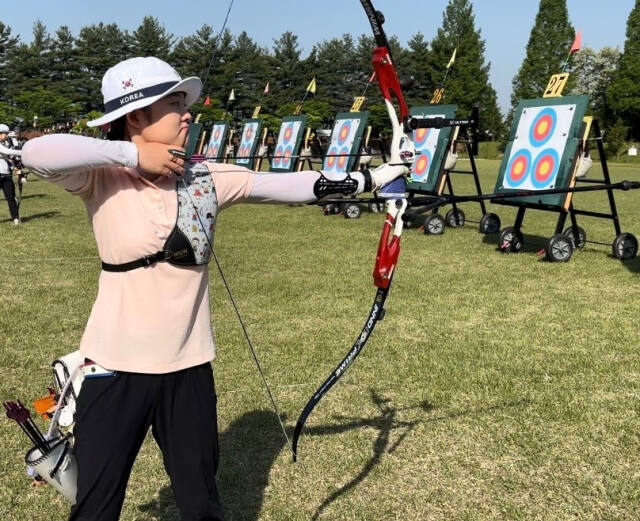 제58회 전국남녀종별양궁선수권대회 여자 고등부서 대회 2관왕에 오른 김서하.여주 여강고 제공