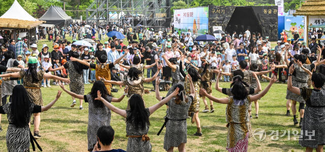 사진으로 보는 '연천 구석기축제' 둘째 날 [포토뉴스]
