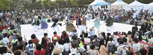 사진으로 보는 '연천 구석기축제' 둘째 날 [포토뉴스]