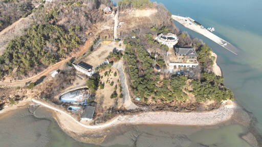 안산시가 연수원을 활용하겠다며 지난 2021년에 매입한 개인소유 펜션 곳곳이 불법으로 수년이 지나도록 매입 목적으로 활용하지 못하고 있어 논란이 일고 있다. 경기일보 DB
