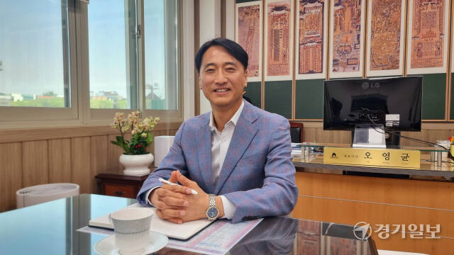 오영균 수원문화재단 대표이사는 기자 간담회를 통한 취임 인터뷰에서 취임 소감 및 재단의 향후 운영방향에 대한 답변을 이어갔다. 이나경기자