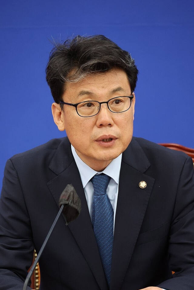 진성준 더불어민주당 정책위의장. 연합뉴스