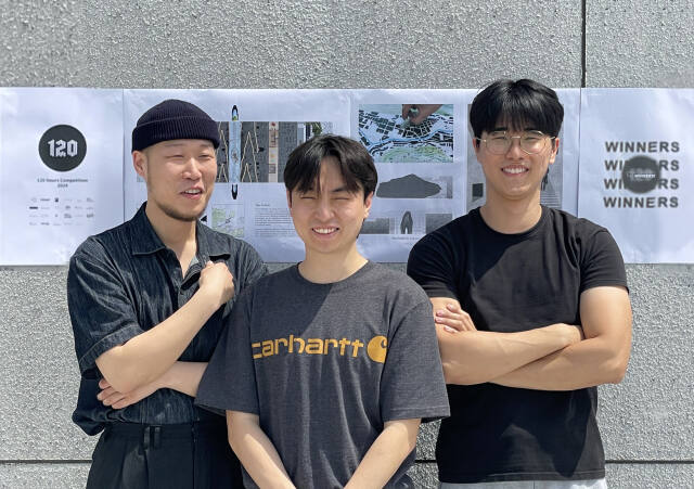 (왼쪽부터)노르웨이 오슬로에서 열린 ‘120 hours competition 2024’에서 대상을 받은 문용제, 서홍승, 하영제 대학원생이 기념촬영을 하고 있다. 인하대 제공