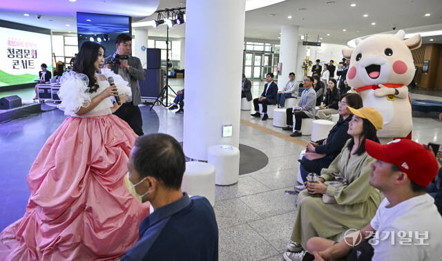 경기도의회, 홍보대사와 함께하는 청렴문화 콘서트 [포토뉴스]