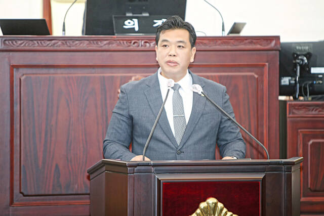 이계철 화성시의원이 17일 열린 제231회 임시회 제1차 본회의에서 발언하고 있다. 화성시의회 제공