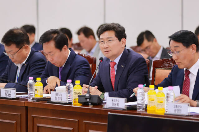 22일 오후 국토교통부 세종청사 대회의실에서 열린 '제6차 국가산단 범정부 추진지원단 회의'에서 이상일 용인특례시장이 발언하고 있다. 용인특례시 제공