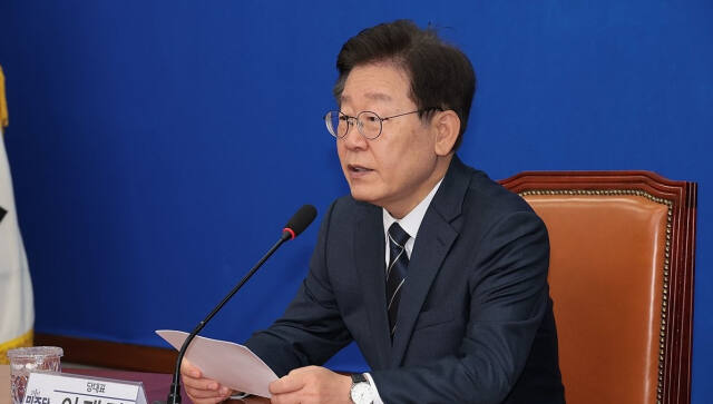 더불어민주당 이재명 대표가 25일 서울 여의도 국회에서 연금개혁 관련 기자회견을 하고 있다. 연합뉴스
