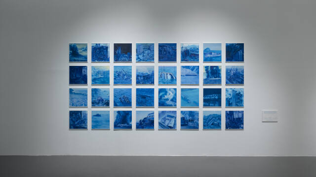 김지영 &lt;파란연작, 2016-2018, 종이에 오일파스텔&gt;. 경기도미술관제공