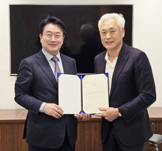 인천경제자유구역청은 최근 미국 글로벌 투자사로부터 인천경제자유구역의(FEZ) 개발사업의 투자의향서를 받았다고 31일 밝혔다. 인천경제청 제공