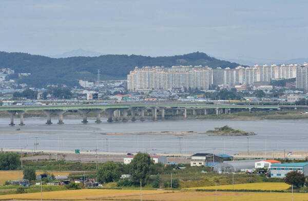 걸포동 한강변에서 바라본 한강 독도. 양형찬기자