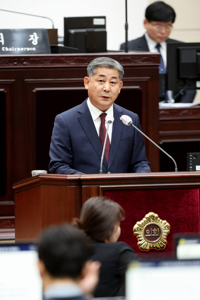 3일 제295회 인천광역시의회 제1차 정례회 제1차 본회의에서 정해권 시의원(국민의힘·연수1)이 5분 발언을 하고 있다. 시의회 제공