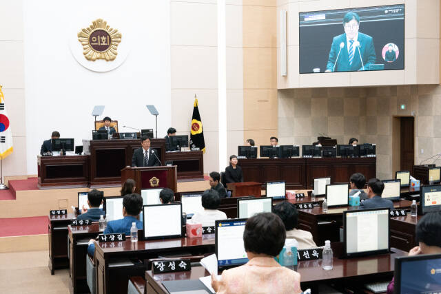 7일 인천시의회 제295회 제1차 정례회 제4차 본회의에서 도성훈 인천시교육감이 시정질문에 답하고 있다. 인천시의회 제공