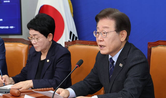 더불어민주당 이재명 대표가 10일 오전 서울 여의도 국회에서 열린 최고위원회의에서 발언하고 있다. 연합뉴스