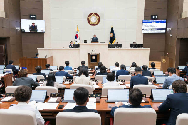 13일 오전 용인특례시의회 본회의장에서 제283회 제1차 정례회가 진행되고 있다. 용인특례시의회 제공