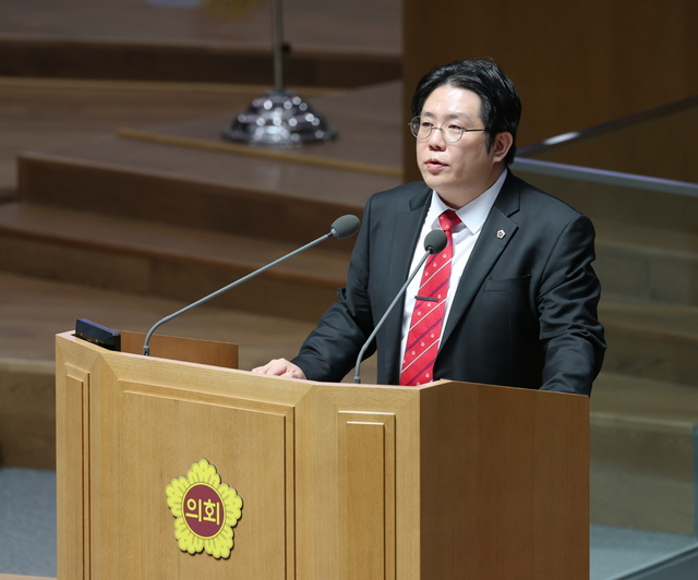 240614 김현석 의원, 학교 마사토 운동장 비산먼지 문제 해결 촉구 (1)