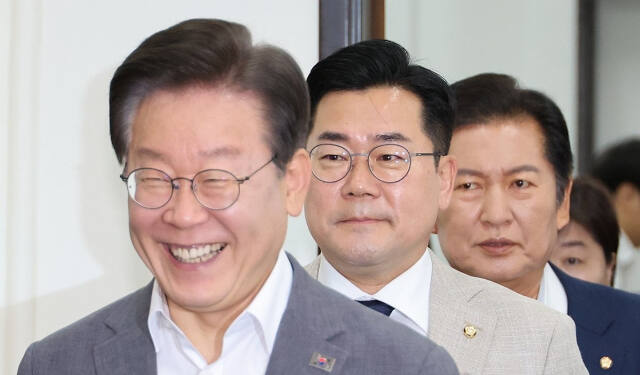 더불어민주당 이재명 대표(왼쪽부터)와 박찬대 원내대표, 정청래 최고위원. 연합뉴스