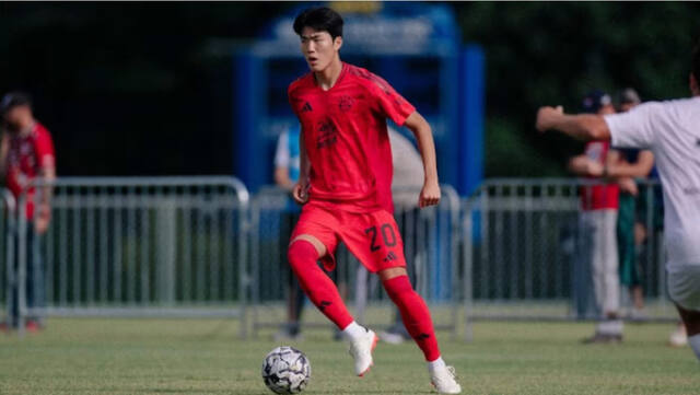 프로축구 K리그2 수원 삼성의 18세 이하 유스팀 소속 모경빈이 ‘바이에른 뮌헨 월드스쿼드 2024’ 2차 훈련에 합류하게 됐다.수원 삼성 제공