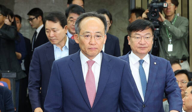 국민의힘 추경호 원내대표가 21일 오전 서울 여의도 국회에서 열린 의회정치 원상복구 의원총회에 참석하고 있다. 연합뉴스