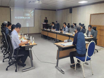 최근 인천시 시정혁신단이 시내버스 준공영제 운영체계 개선 토론회를 하고 있다. 시 제공